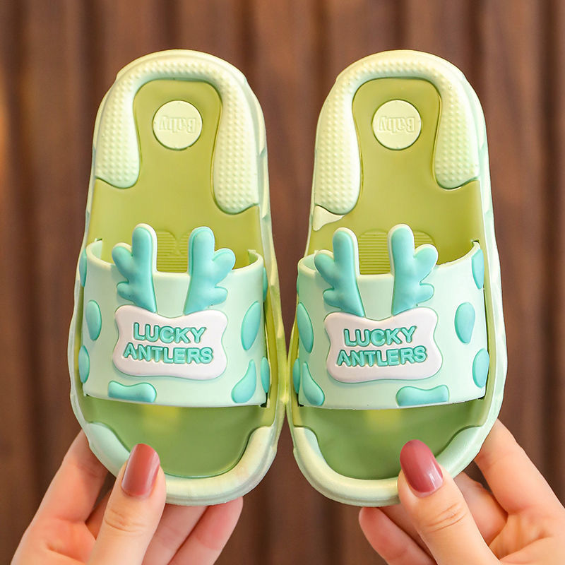 Wholesale Summer Indoor Kids Boys Girls Soft Nonslip Bathroom Cartoon Slippers PVC Boys Flip Flops Luminous Slipper Shoes Summer