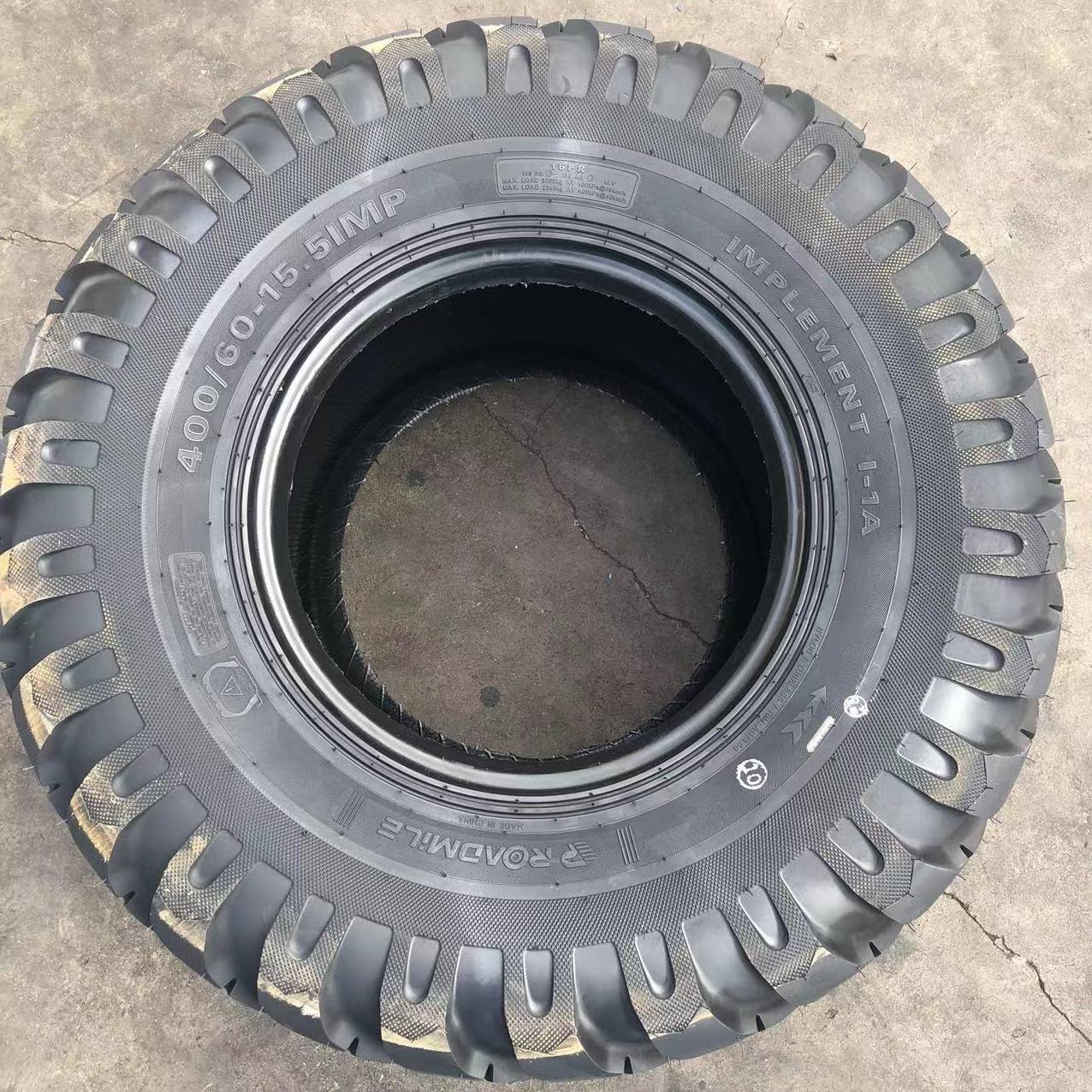 Agricultural implement tire 400/60-15.5 I-3 pattern flotation tyres with high quality and low price