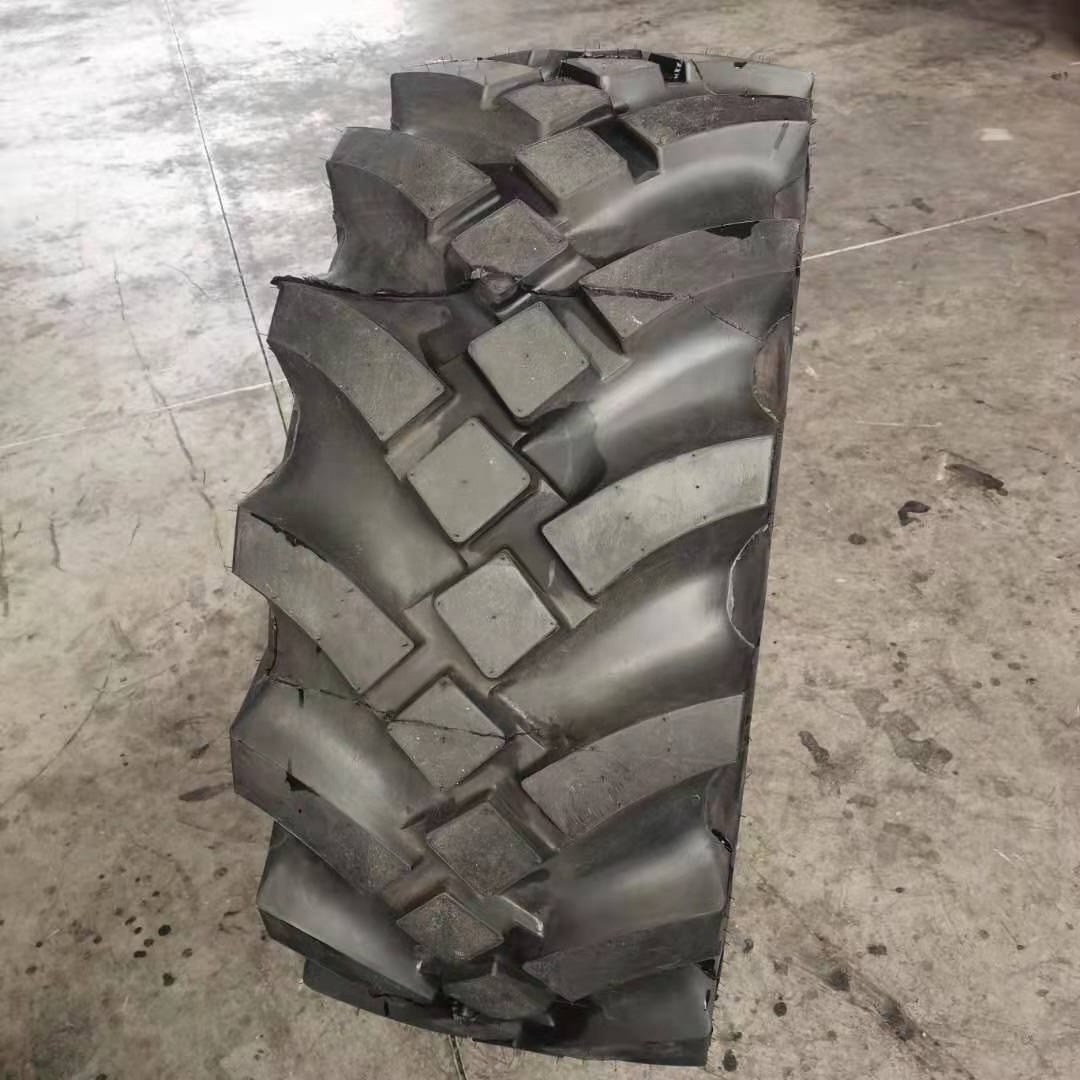 telehandler tire 445/65Rr22.5 rough road tire with high quality 18R22.5 radial tubeless