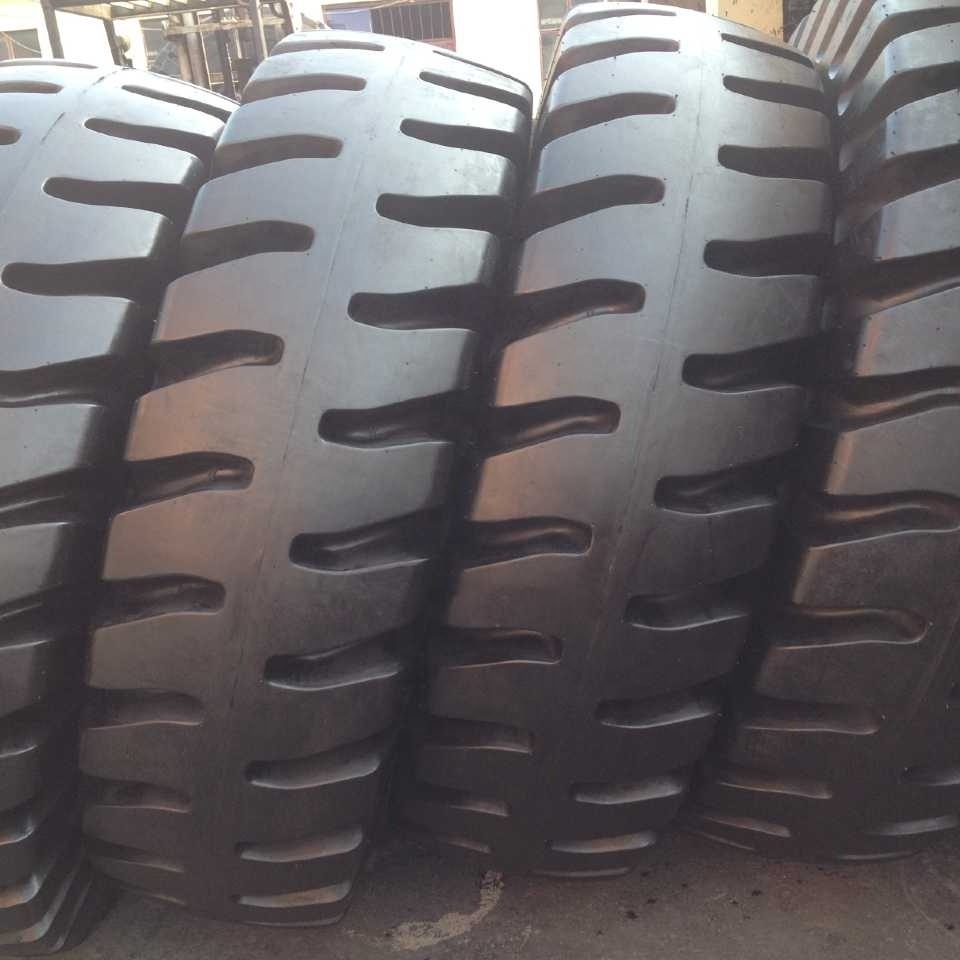 Reach stacker tire 18.00-25 18.00-33 21.00-25 21.00-35 port forklift tire tubeless with O-ring E-4 tread pattern