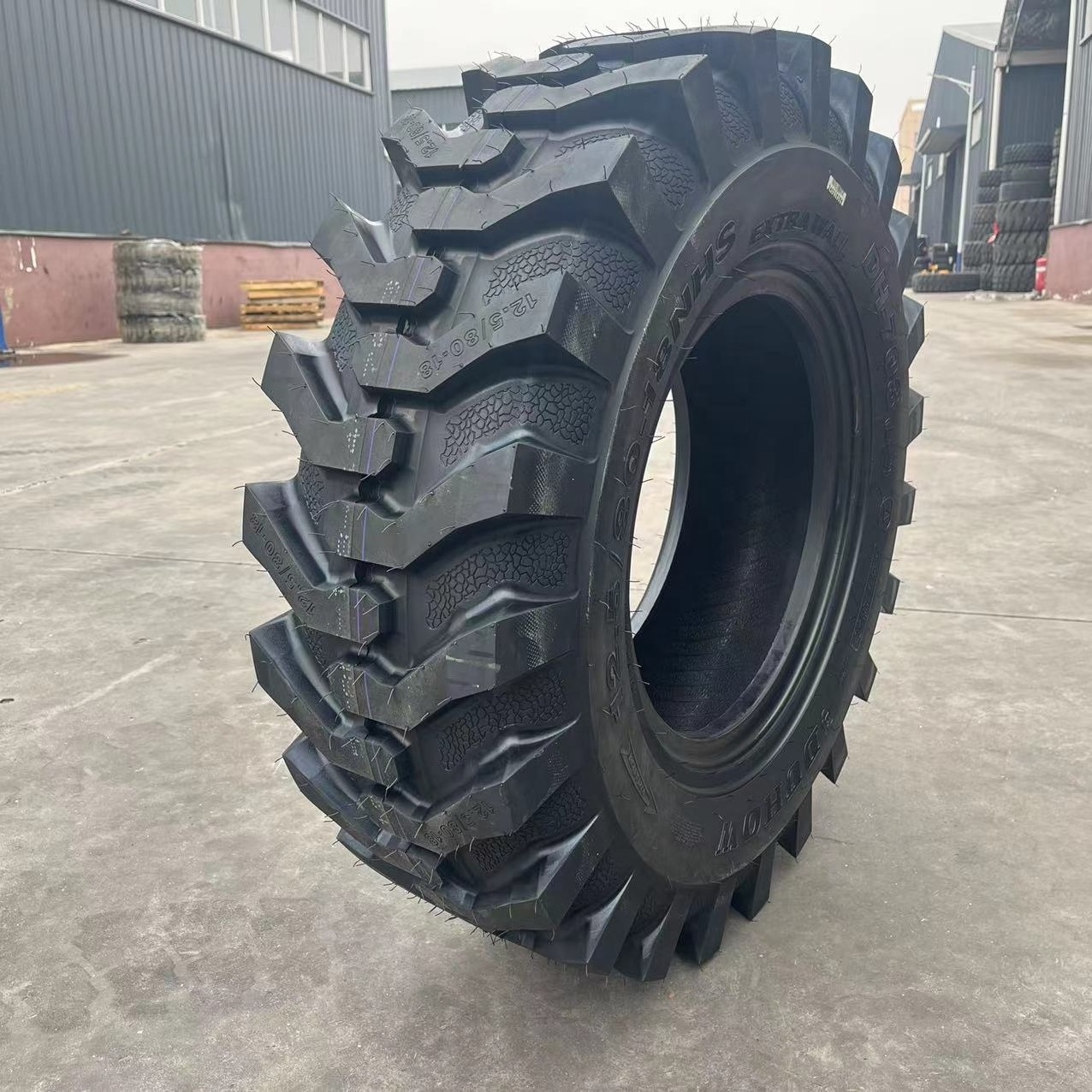 tire 12.5/80-18 16.9-28 340/80-18 nylon tubeless R-4 pattern Roadmile brand backhoe tire