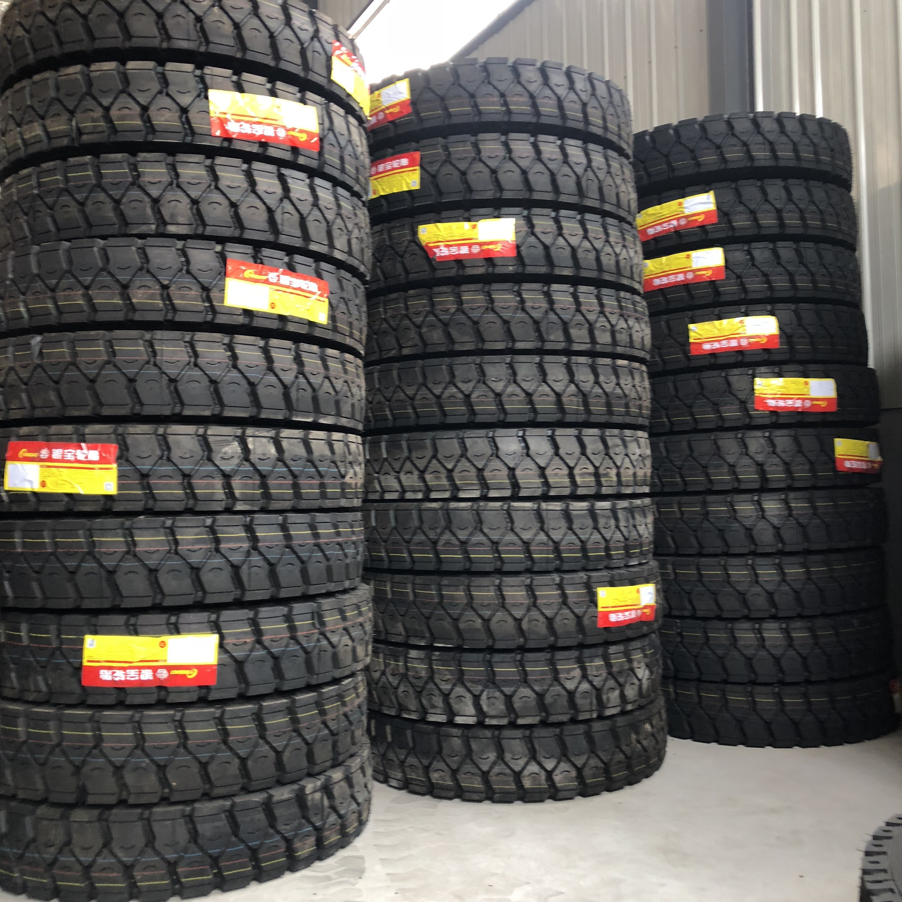 radial truck tires 825r20 with low prices TBR tyre 8.25R20