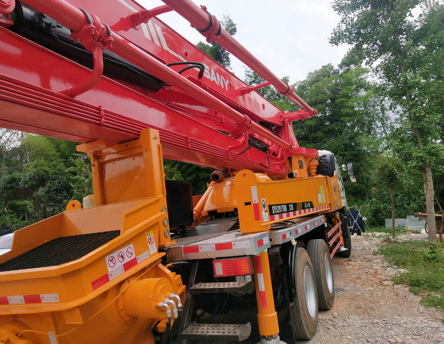 Best-selling high quality 37m Concrete Mixer Diesel Concrete Pumps for sale