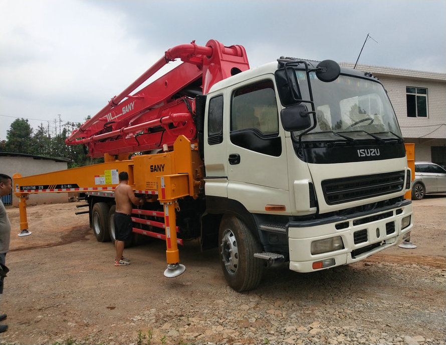 Best-selling high quality 37m Concrete Mixer Diesel Concrete Pumps for sale