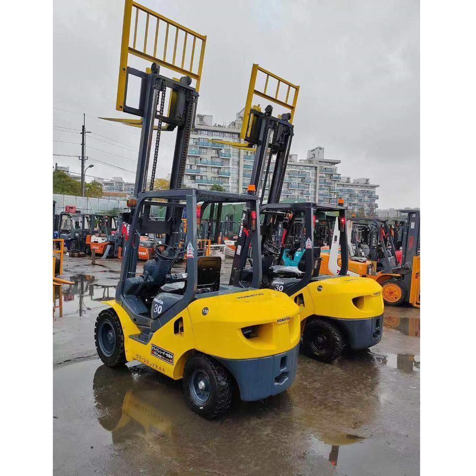 Used Komatsu 30 Forklift Diesel Mini Forklift Original Japan In Low Price Second Hand Komatsu 30 Forklift In 3 TON Weight