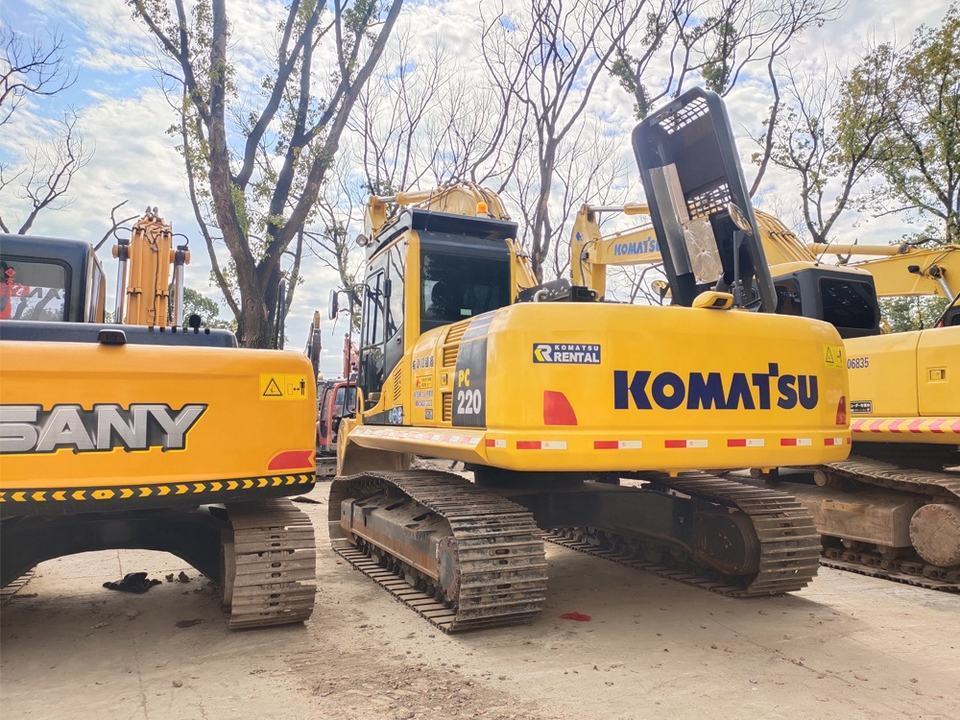 Used Komatsu excavator PC220 komatsu pc 220 200 210 220-8 for sale good price high quality second hand PC220-8