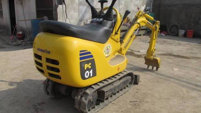 Made in japan KOMATSU PC01/PC10/PC15/ PC35 Smallest Excavator digger Low working hour good condition for sale