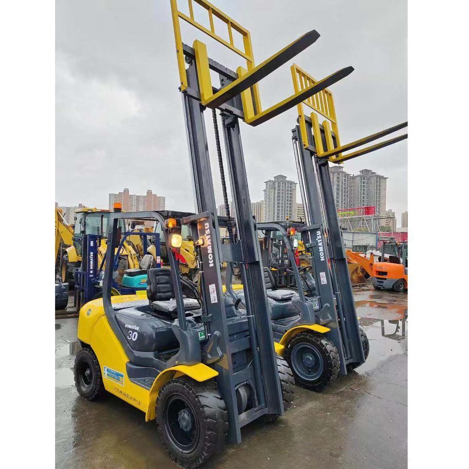 Used Komatsu 30 Forklift Diesel Mini Forklift Original Japan In Low Price Second Hand Komatsu 30 Forklift In 3 TON Weight