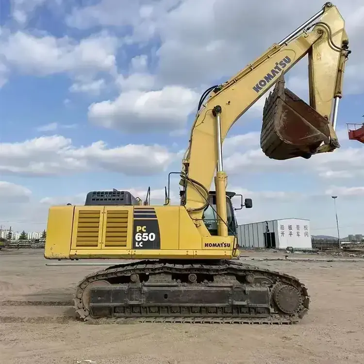 Japan imported 65 tons of second-hand excavator Komatsu PC650 original hydraulic excavator sold at a low price