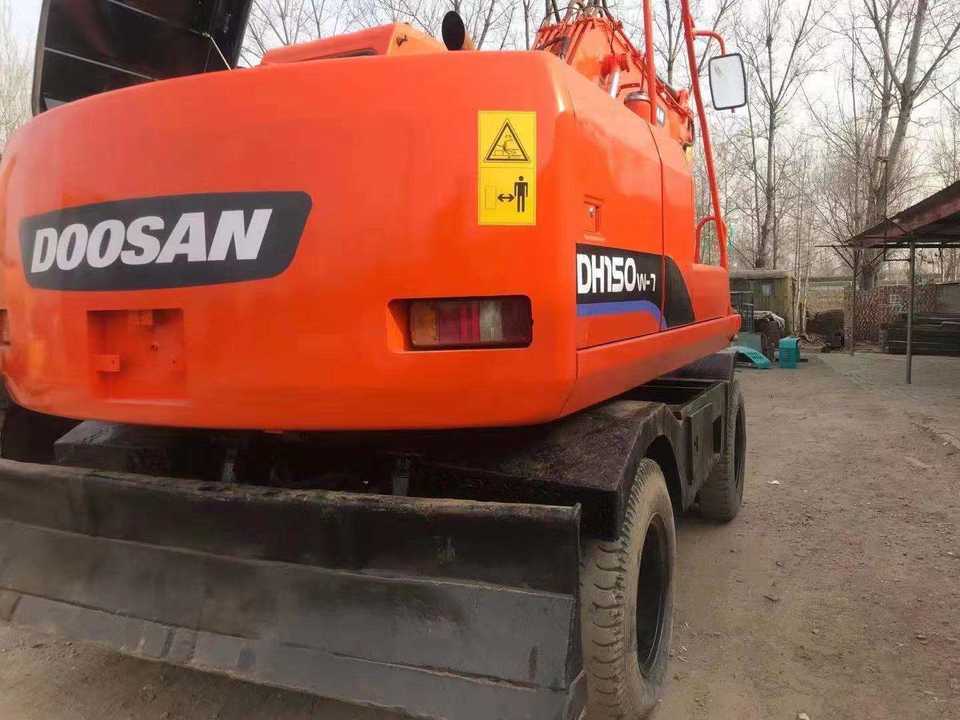 2017 used wheeled excavator Doosan Daewoo DH150 DX150 15 ton rubber tyre earth moving excavator machine