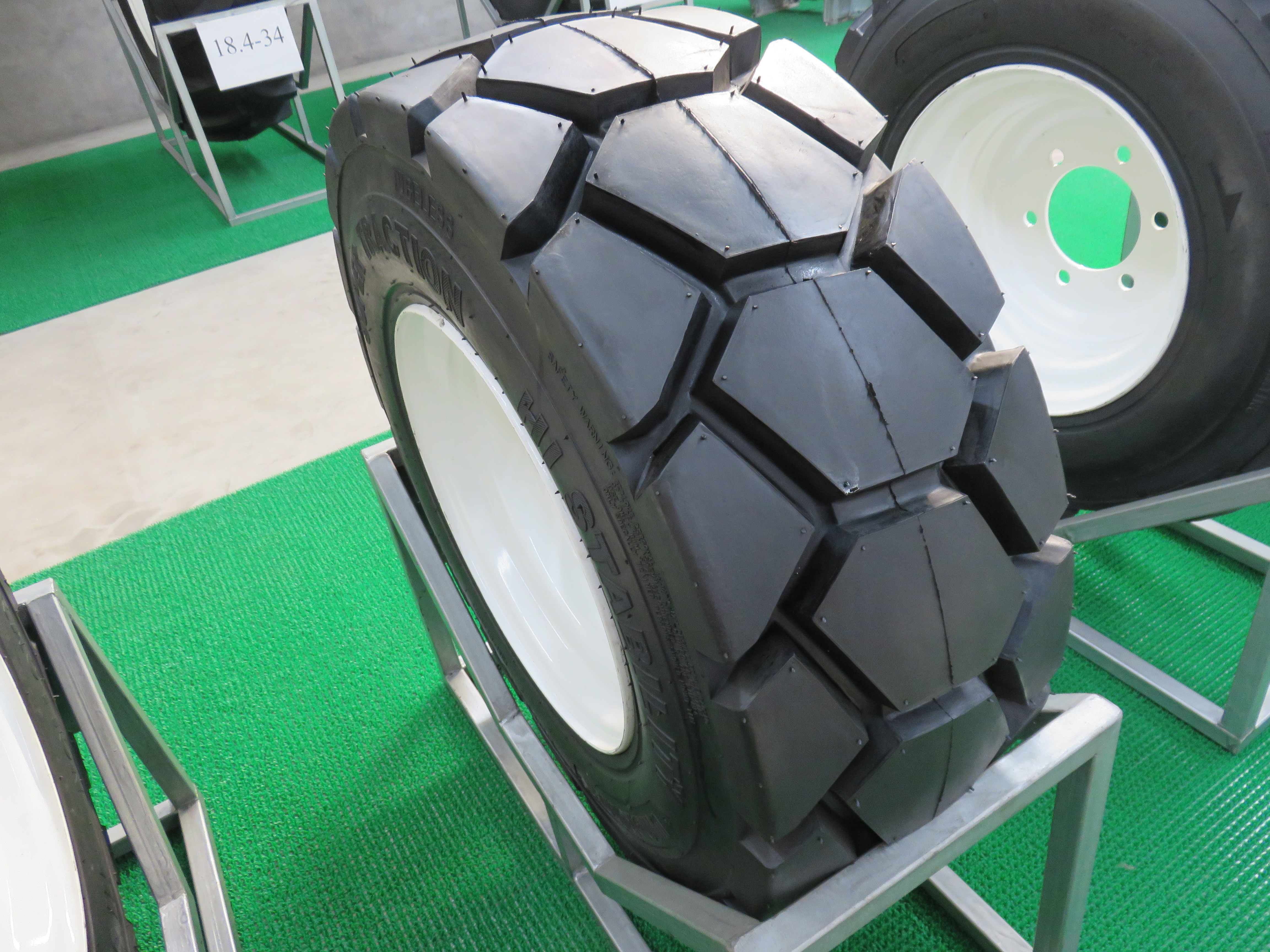 SKIDSTEER TYRE TIRE JT-SK204 PATTERN 10-16.5 12-16.5