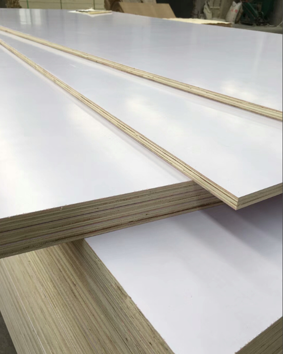 1220mm 2440mm 18 mm white color melamine laminated plywood sheet