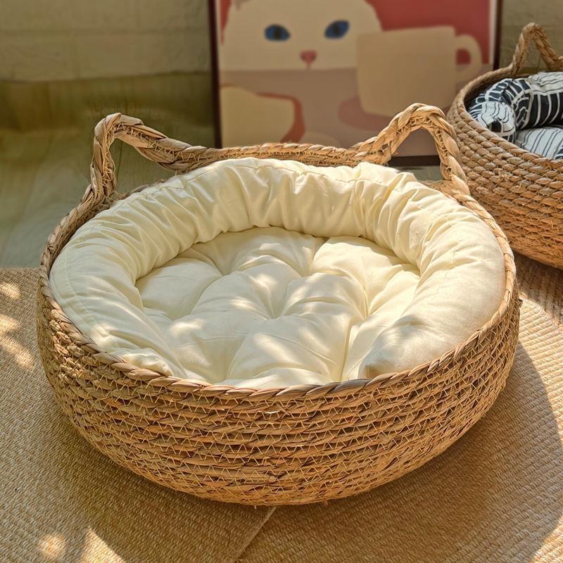 New Hot Selling Japanese-style Winter Comfortable Pet Bed Hand-woven Washable eco friendly Rattan Pet Dog Cat Bed