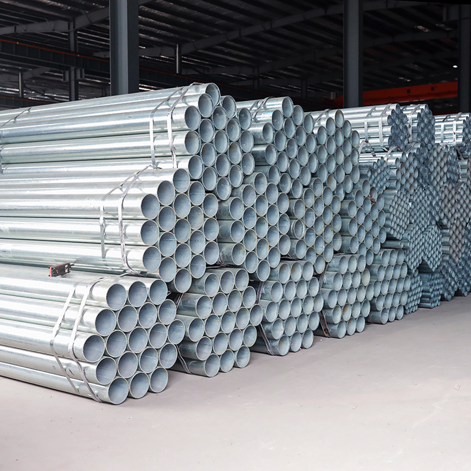 Hot sale seamless ERW Sch 40 80 carbon steel galvanized steel pipe welded 6M tube