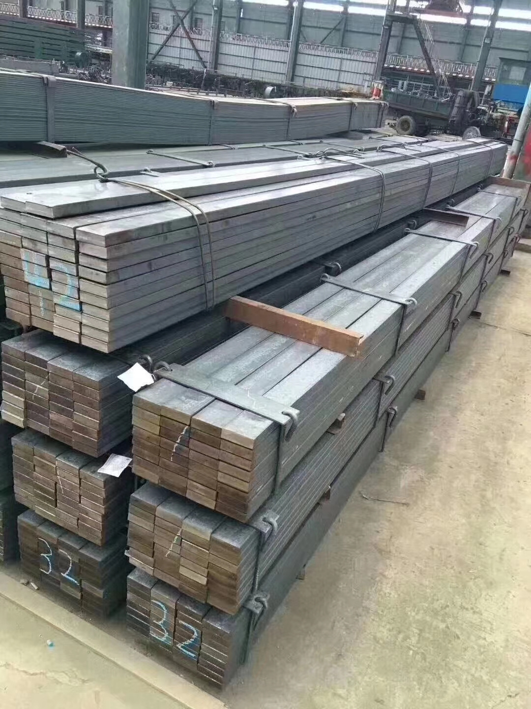 Low price hot rolled flat bar steel damascus steel billet wholesale carbon ms flats bar 50-200mm price