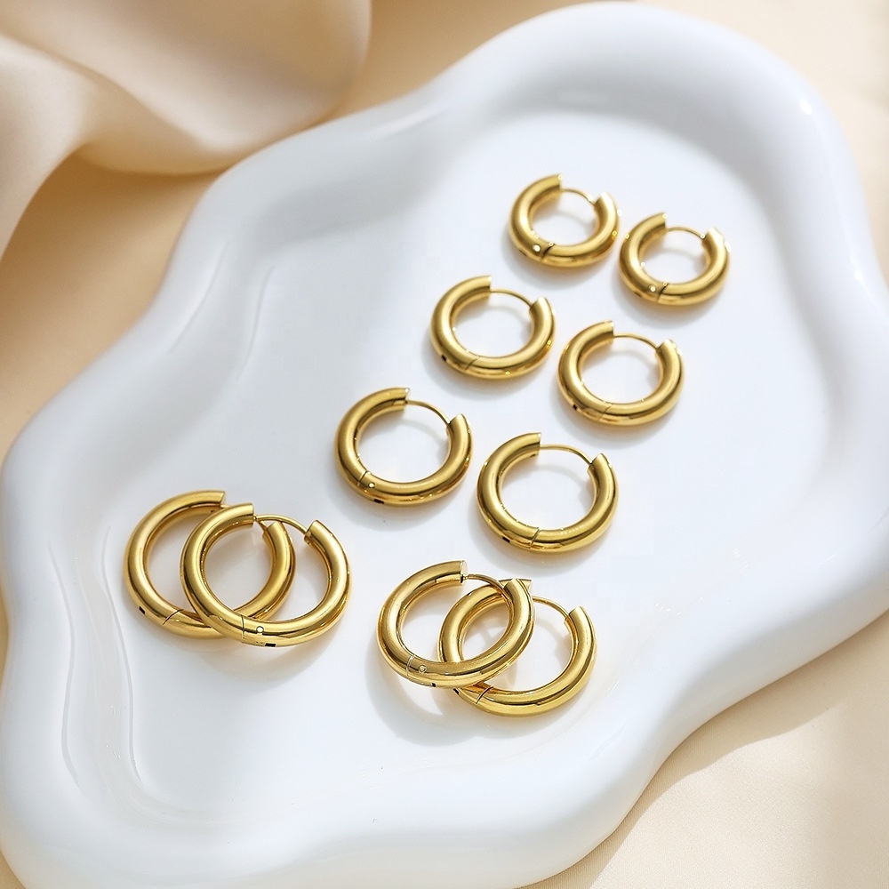 18MM 20MM 22MM 24MM Hoop Earrings Fashion Jewelry Gold Plated Stainless Steel Simple Smooth Circle Huggie Hoop Earrings Women