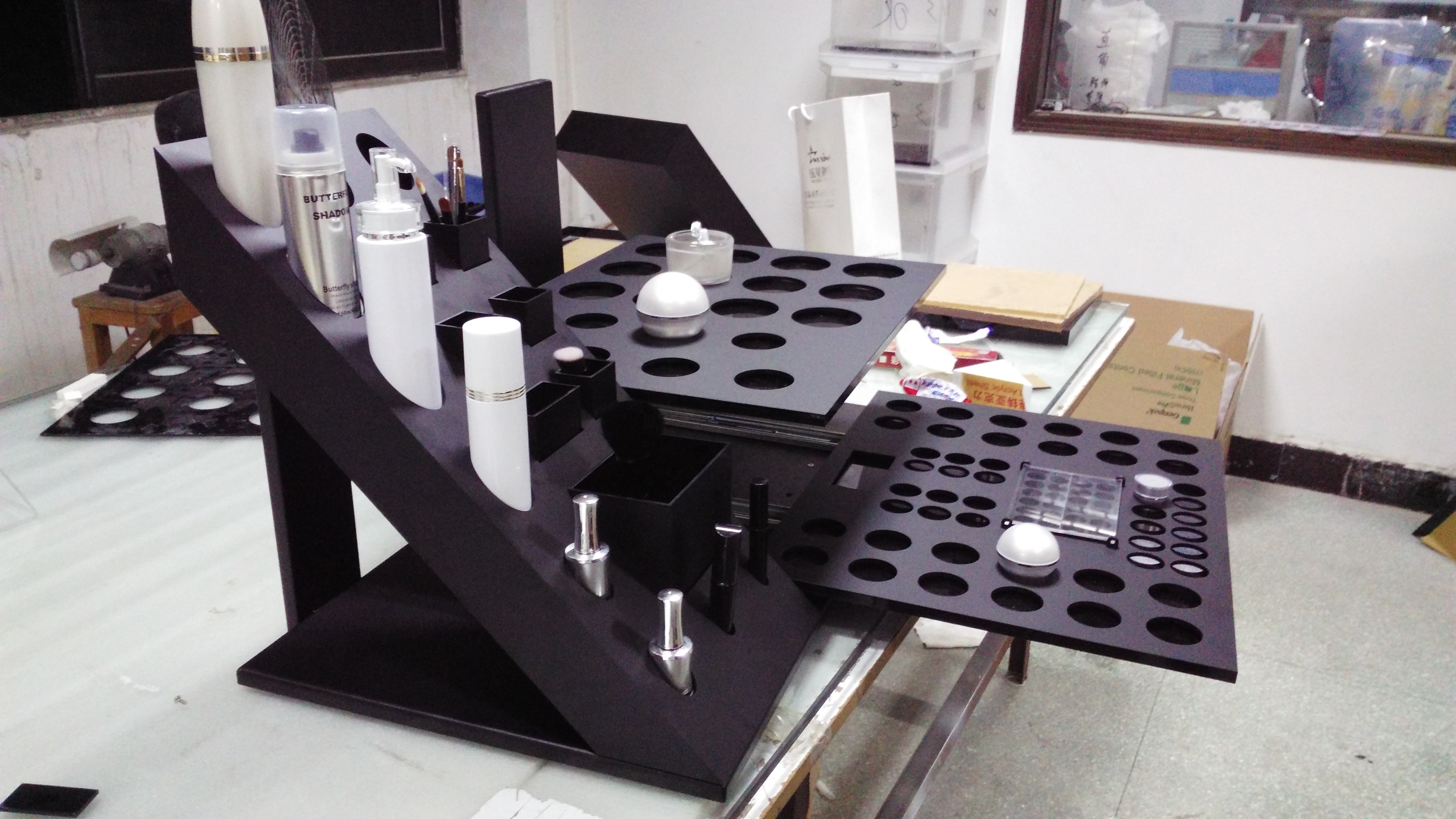 Cosmetic stands display  Acrylic display stand for cosmetics  makeup stand cosmetic display