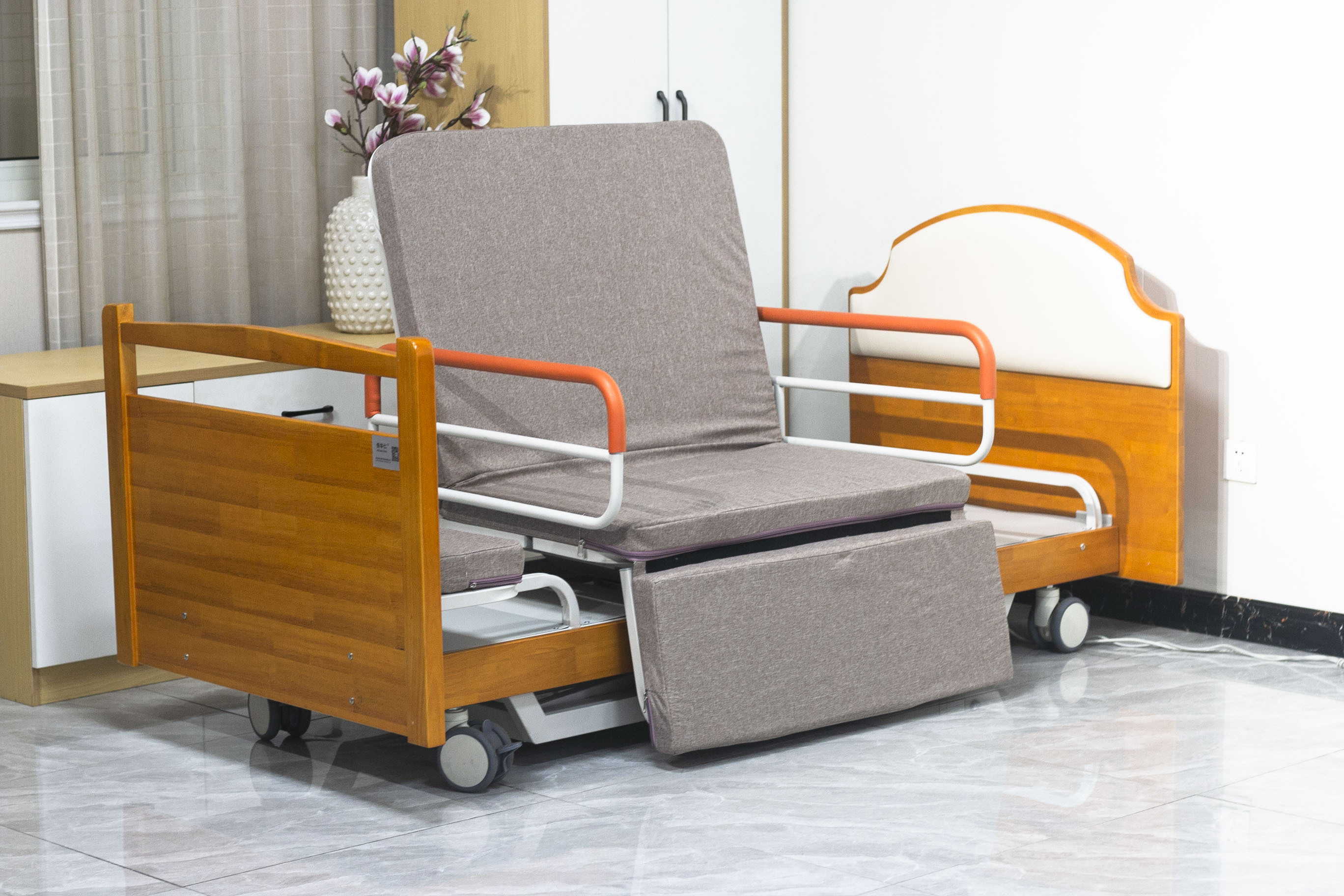 HC-HT01 Luxury Home Care Electric Rotary Home Nursing Bed Rotation Medical Hospital Bed For Sanatorium