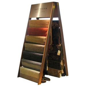 Flooring Products Store Free Standing Slant Wood Frame Metal Hanging Carpet Sample Rolling Display Rack