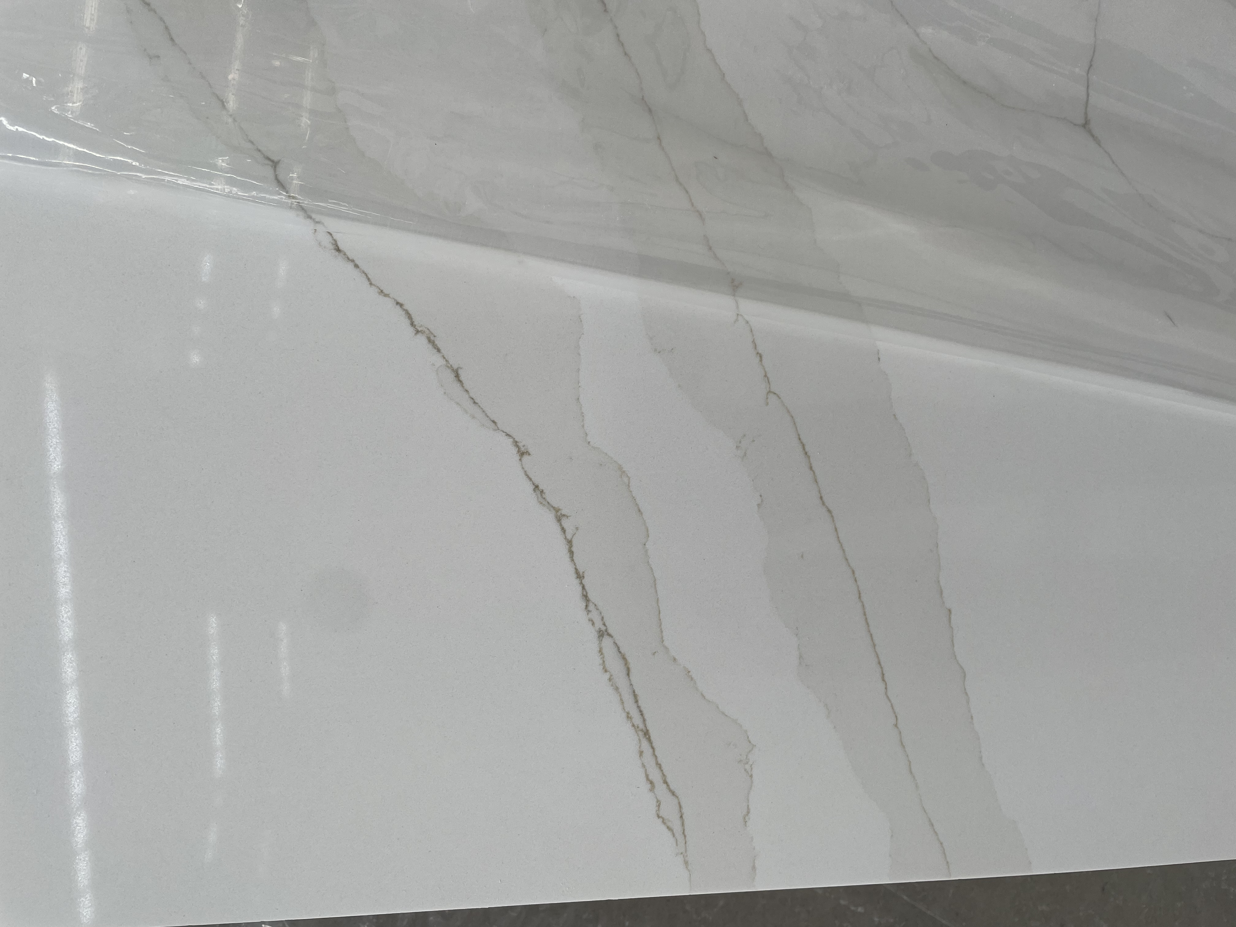 HIC Quartz Polished Quartz For Stone Kitchen Countertops Artificial Calacatta Gold Quartz Slab