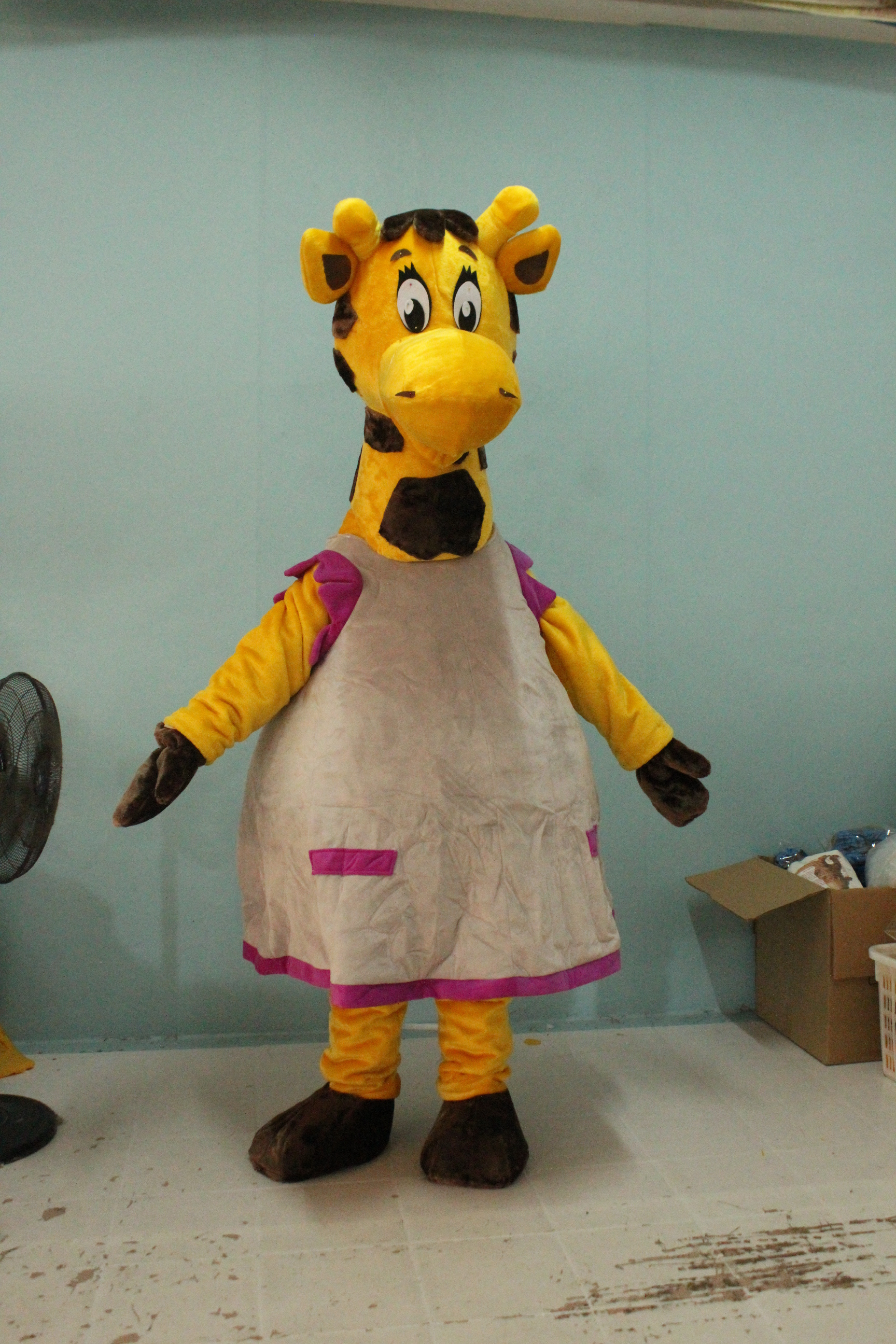 Funtoys adult Madagascar giraffe mascot costume