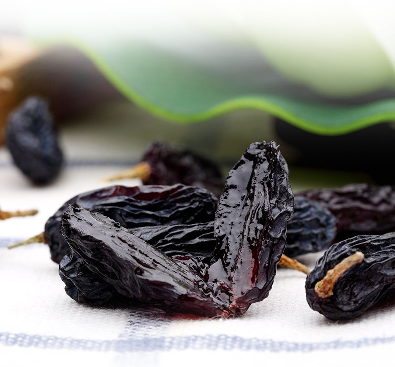 Sun dried fruits black grapes black currants granules from Chinese grape from Xinjiang