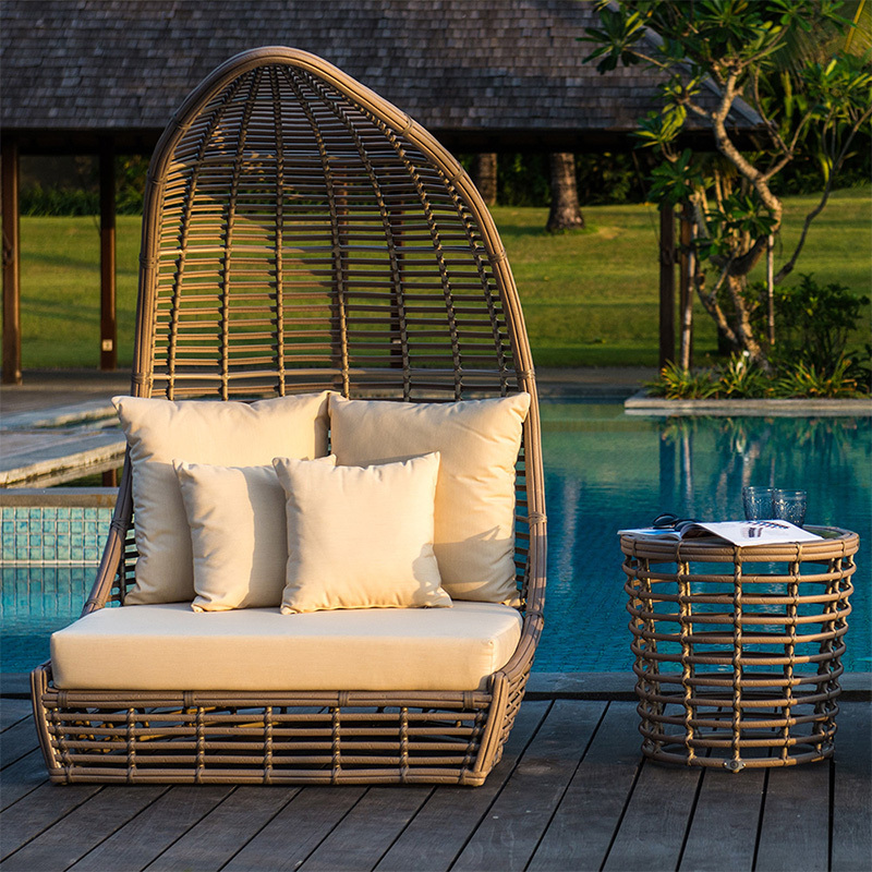 Outdoor patio aluminum frame Furniture Garden sunbed PE rattan poolside daybed hotel patio sofa bed