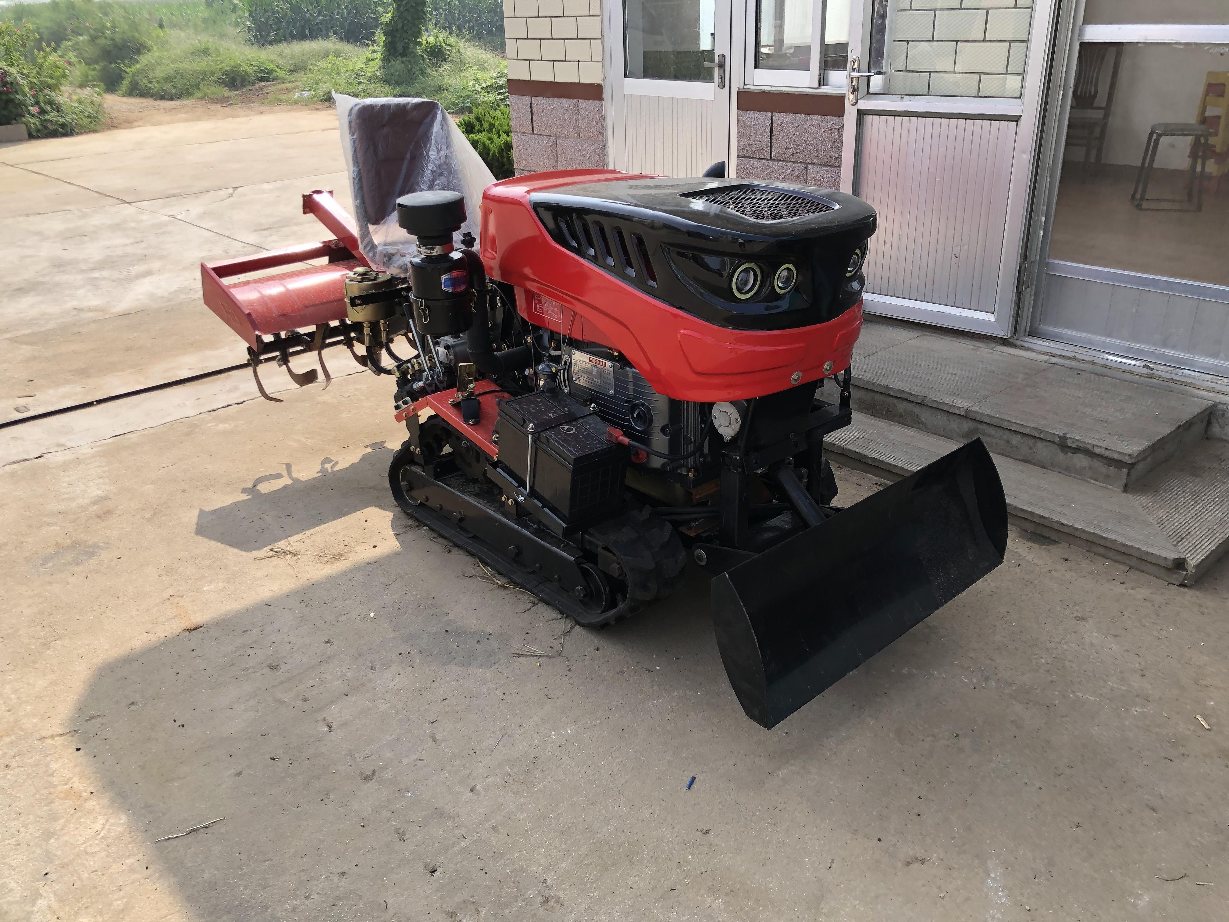 Agricultural orchard multi function 35hp diesel engine small crawler tractors for paddy field and dry land