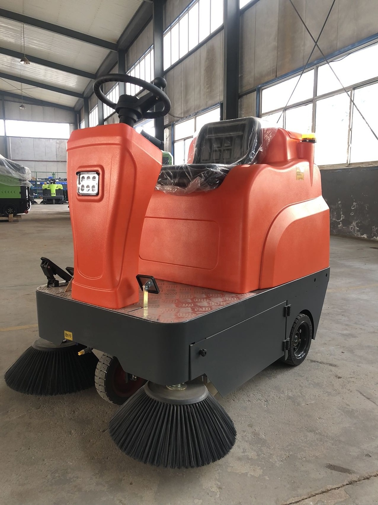 China industrial road sweeper machine street floor sweeper machine Commercial Magnetic ride on Sweeper HT-1260