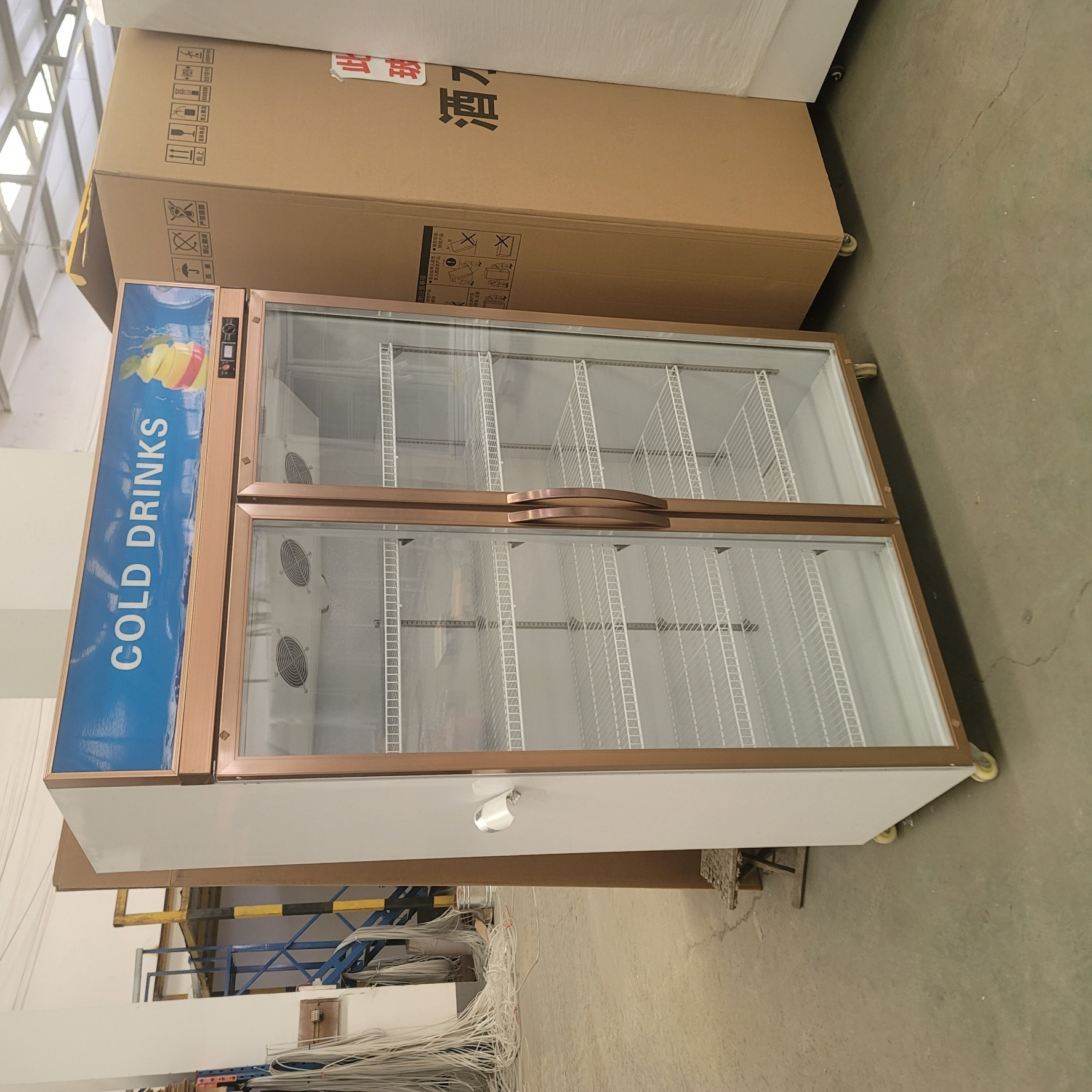 Commercial Kitchen Freezer / Refrigerator Fridge / Restaurant Upright Chiller Freezer and Display Refrigerator Drinks Cooling