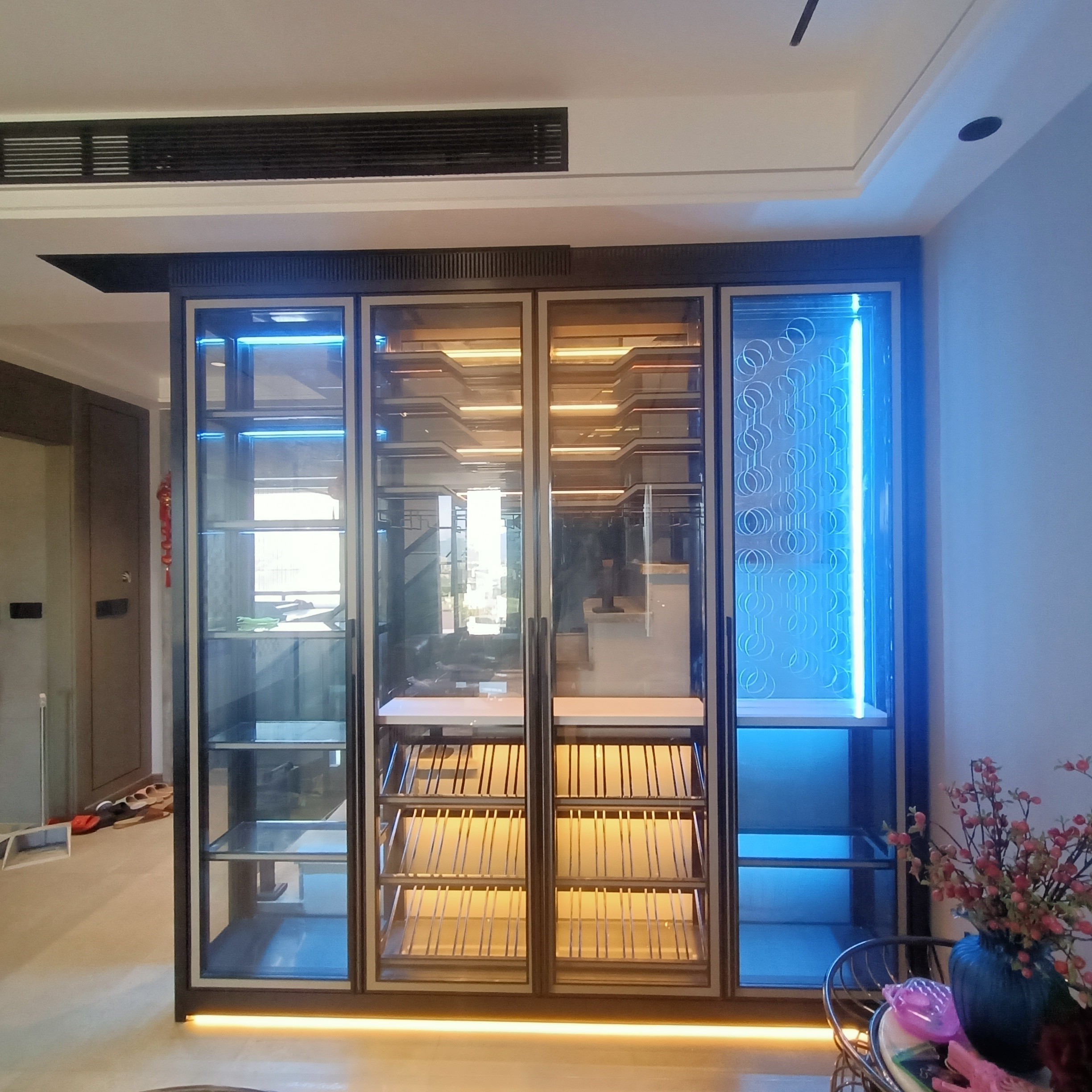 Custom Constant Temperature Luxury Commercial Italian style Wine Cabinet Glass Door Wine Cooler Wine Cellar Marble backboard