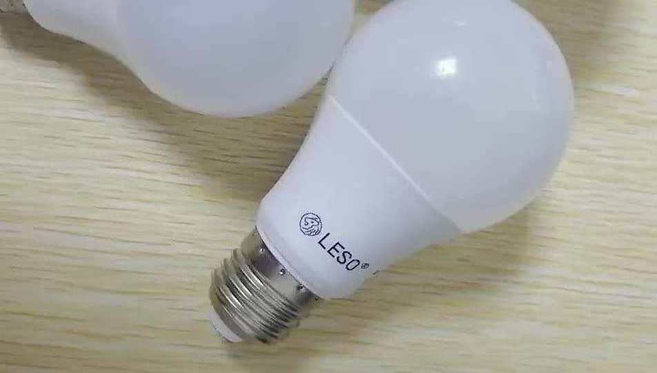 Liper  Good Quality  Energy Saving 5W 7W 9W  15W 18W  Led Bulb E27 Light For House