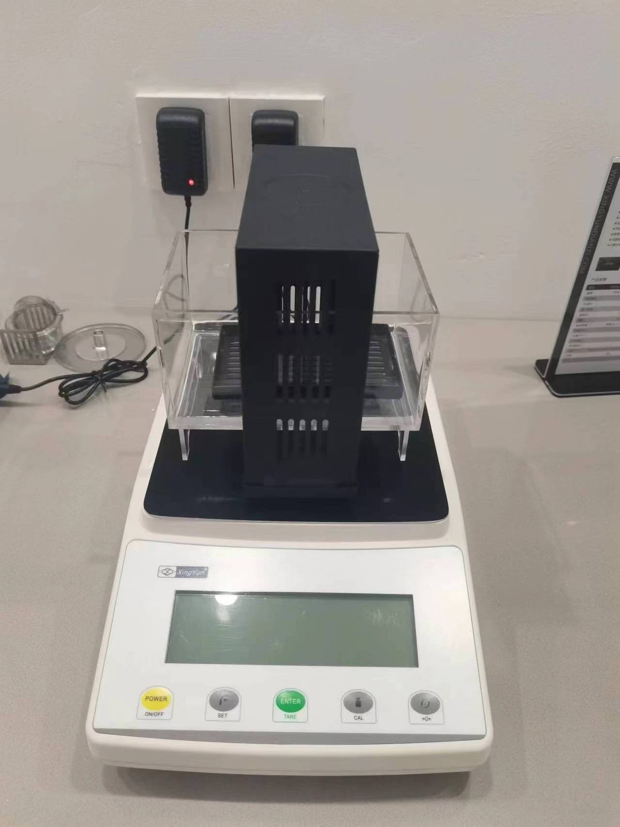 high precision density balance easy to operate high accuracy gold 0.01g 610g solid sample density with LCD display