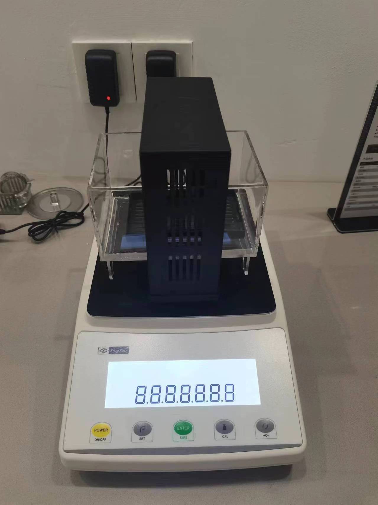 high precision density balance easy to operate high accuracy gold 0.01g 610g solid sample density with LCD display