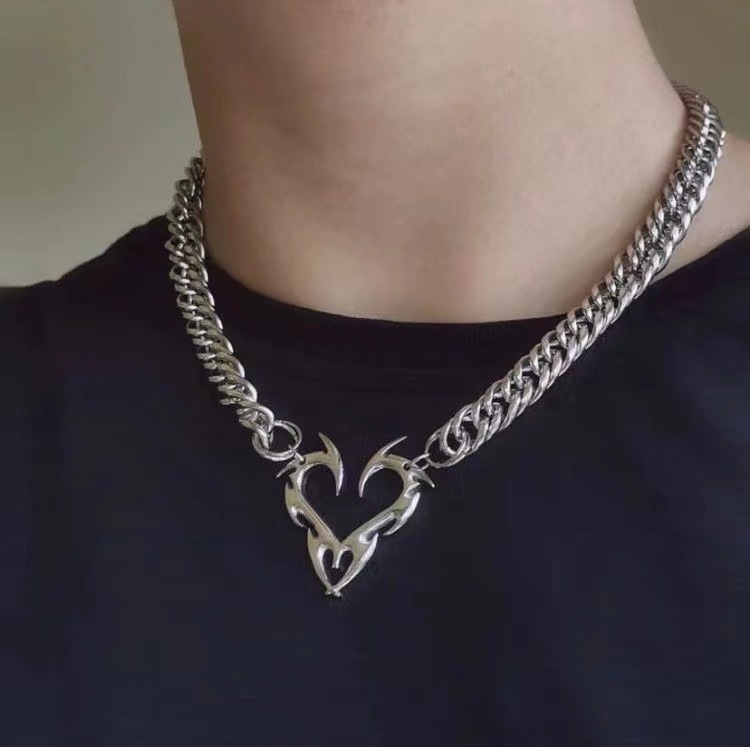 Premium Fashion Men Punk Necklaces Hollow Love Heart Pendant Sweet Cool Style Silver Plated Necklace