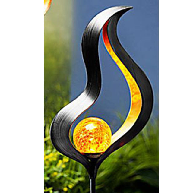 Innovative Design Outdoor Led  Metal Garden Stick Flame Light Solar With Glass Ball