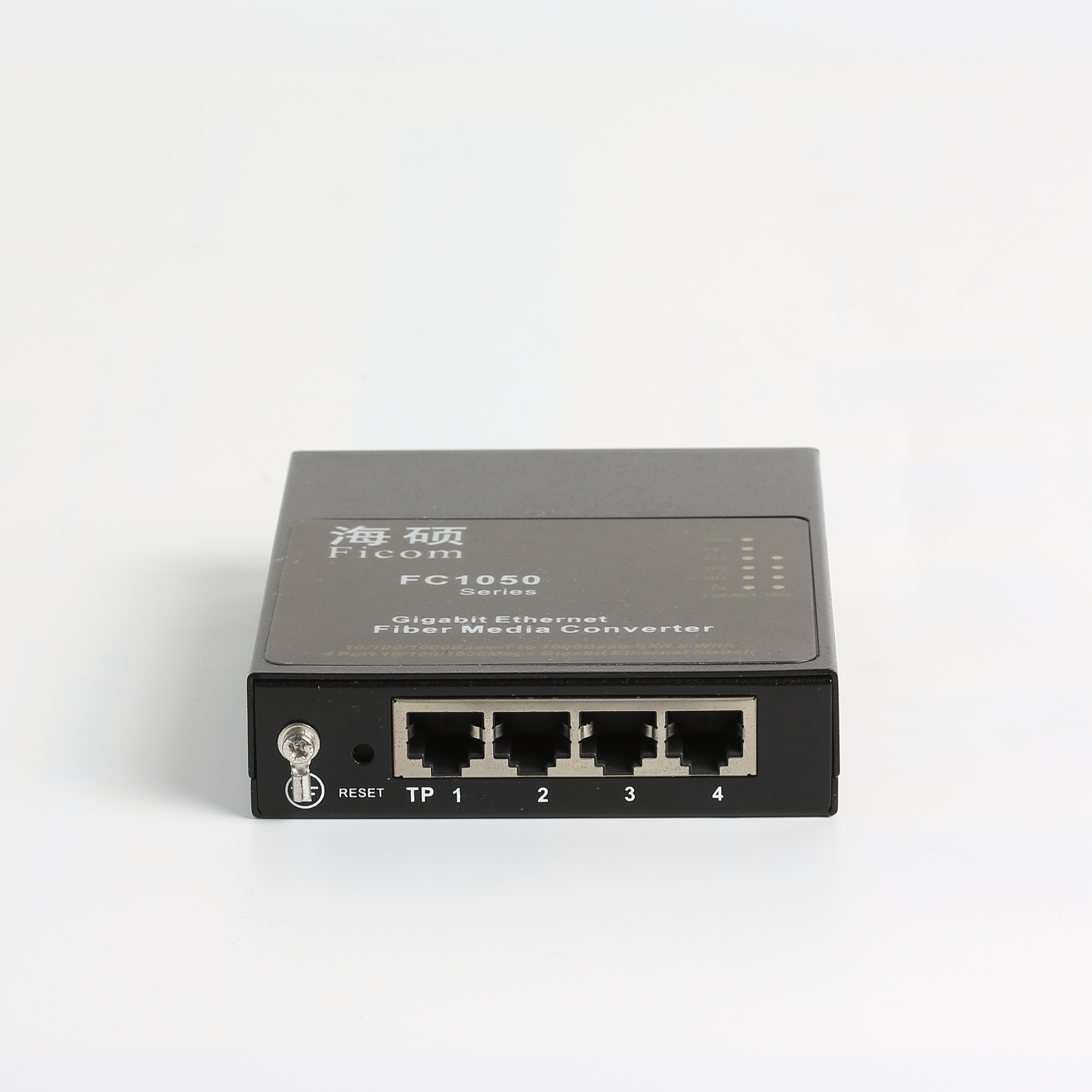 HiOSO a kind of 10/100/1000Mbps adaptive gigabit Ethernet fiber converter with a four-port 10/100/1000Mbps adaptive switch