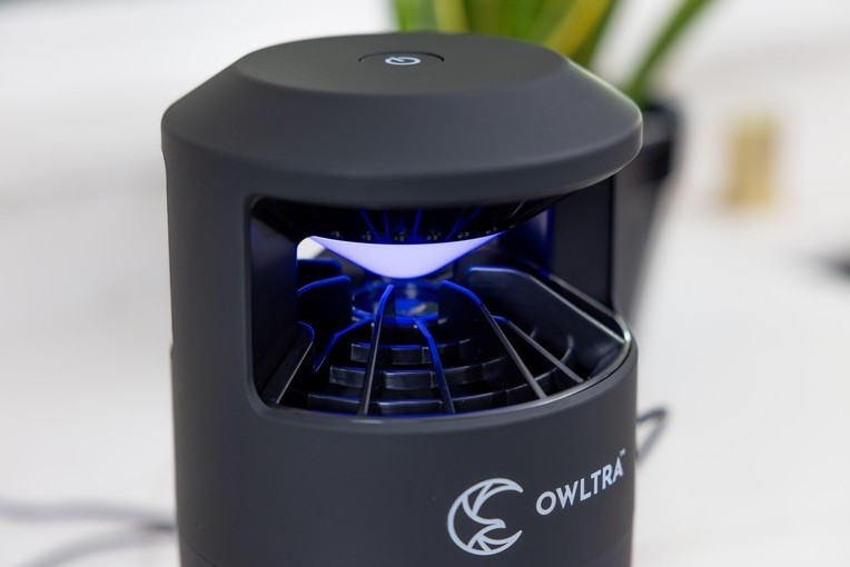 Owltra Electric Portable indoor Mosquito Killer Powerful Suction Fan Bug Zappe Fly Zapper Killing Lamp Trap Flying insects Flies