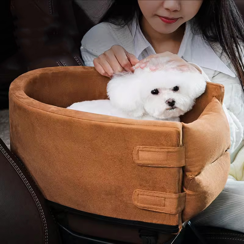 Fast Shipping Wholesale Manufacturer Handmade Suede Car Seat Dog Car Cushion Full Season Pet Bed Travel Carrier in Car