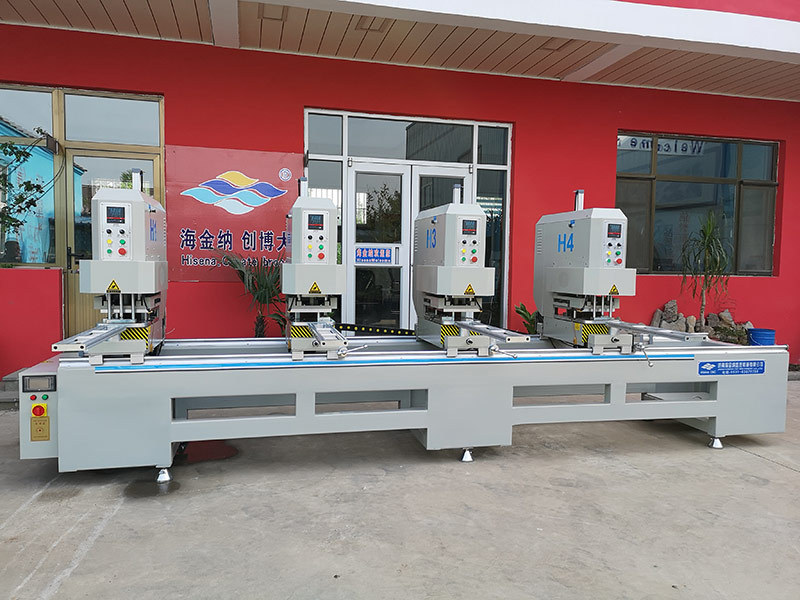 Four heads double side seamless plastic pvc welding machine for upvc window making