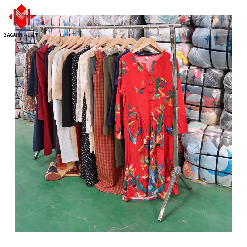 Top Quality Asian Megan 25kg Bale Unsorted Women Long Dresses Pencil Sweatshirt Men Shorts Pants Used Clothes In Sharjah