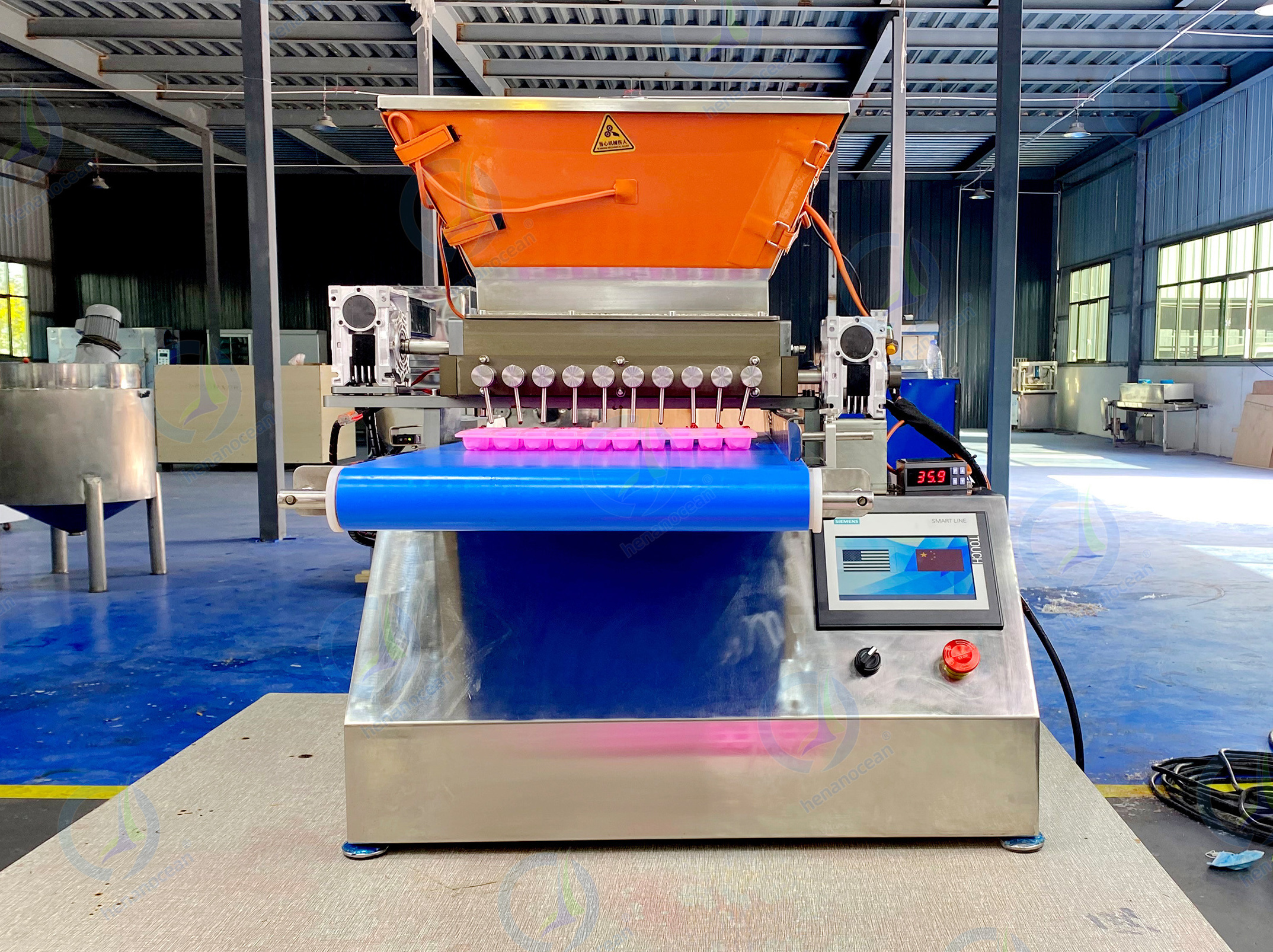 New arrival desk top gummy depositor candy / chocolate filling machine / Gummy Make Machine