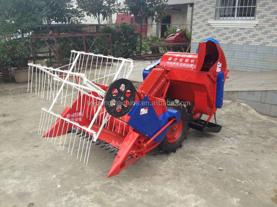 Diesel engine power wheel type mini rice and wheat combine harvester prices