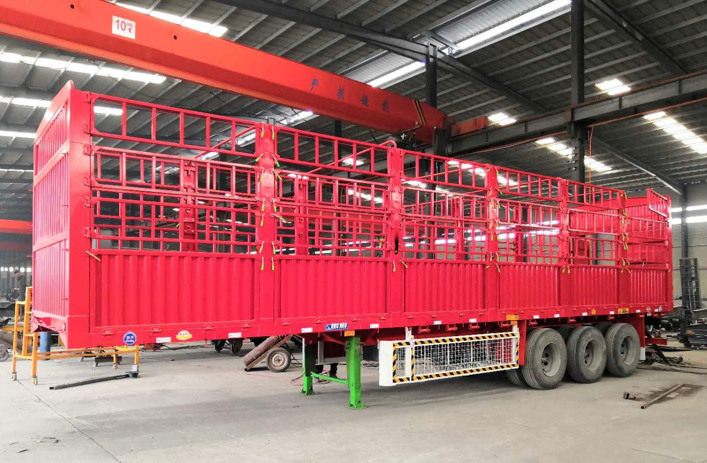 HYS Fence Truck Trailer 3 Axle 60T Stake Fence Cargo Semi Trailer Customize Semitrailer