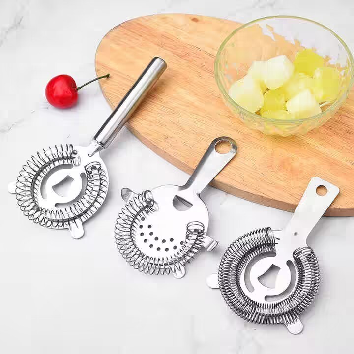 Customized Brand Logo Cocktail Strainer Electroplate Stainless Steel  Professional Bartenders Julep Strainer with silver gold