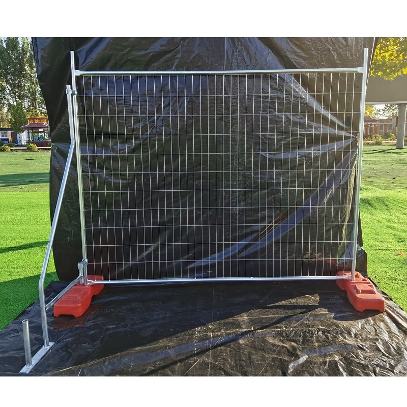 Portable Dog  enclosure  Pool Panels / Metal Crowd Barricade / Temporary Site Galvanized Construction Fence  With Low Price