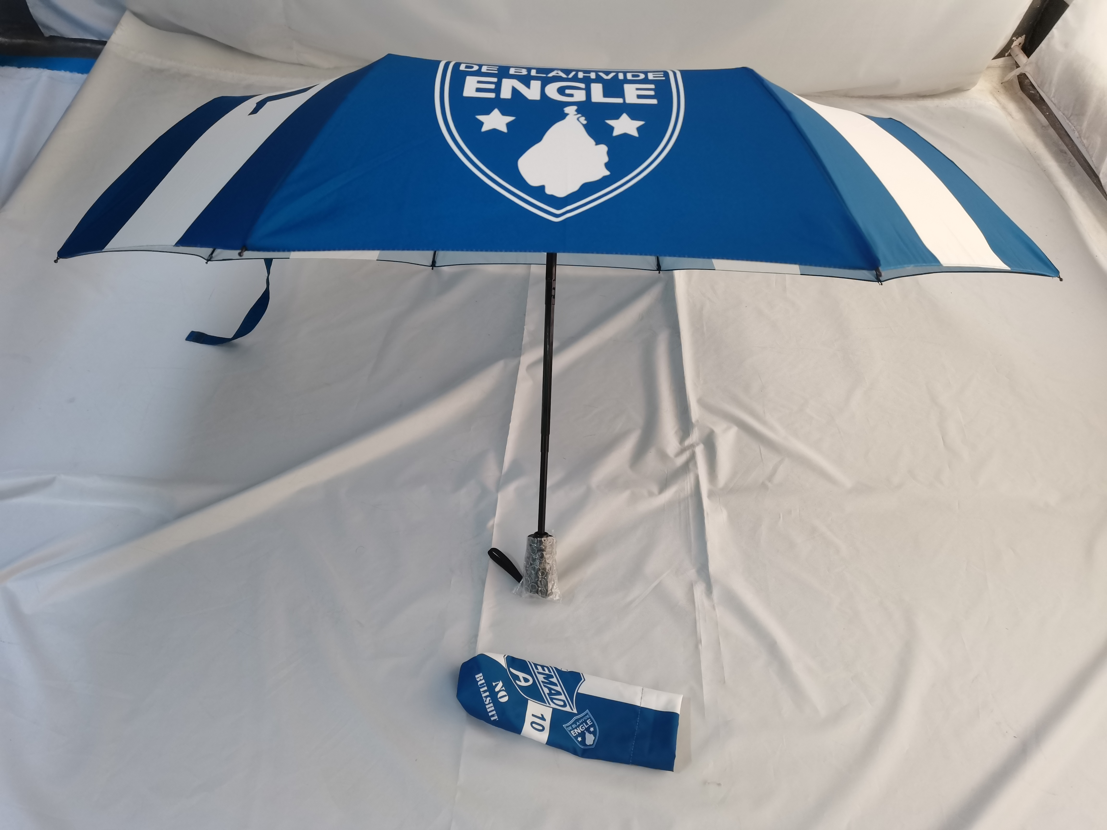 Manual open three folding sun rain luxury strong windproof man women waterproof custom design logo flag fold umbrella