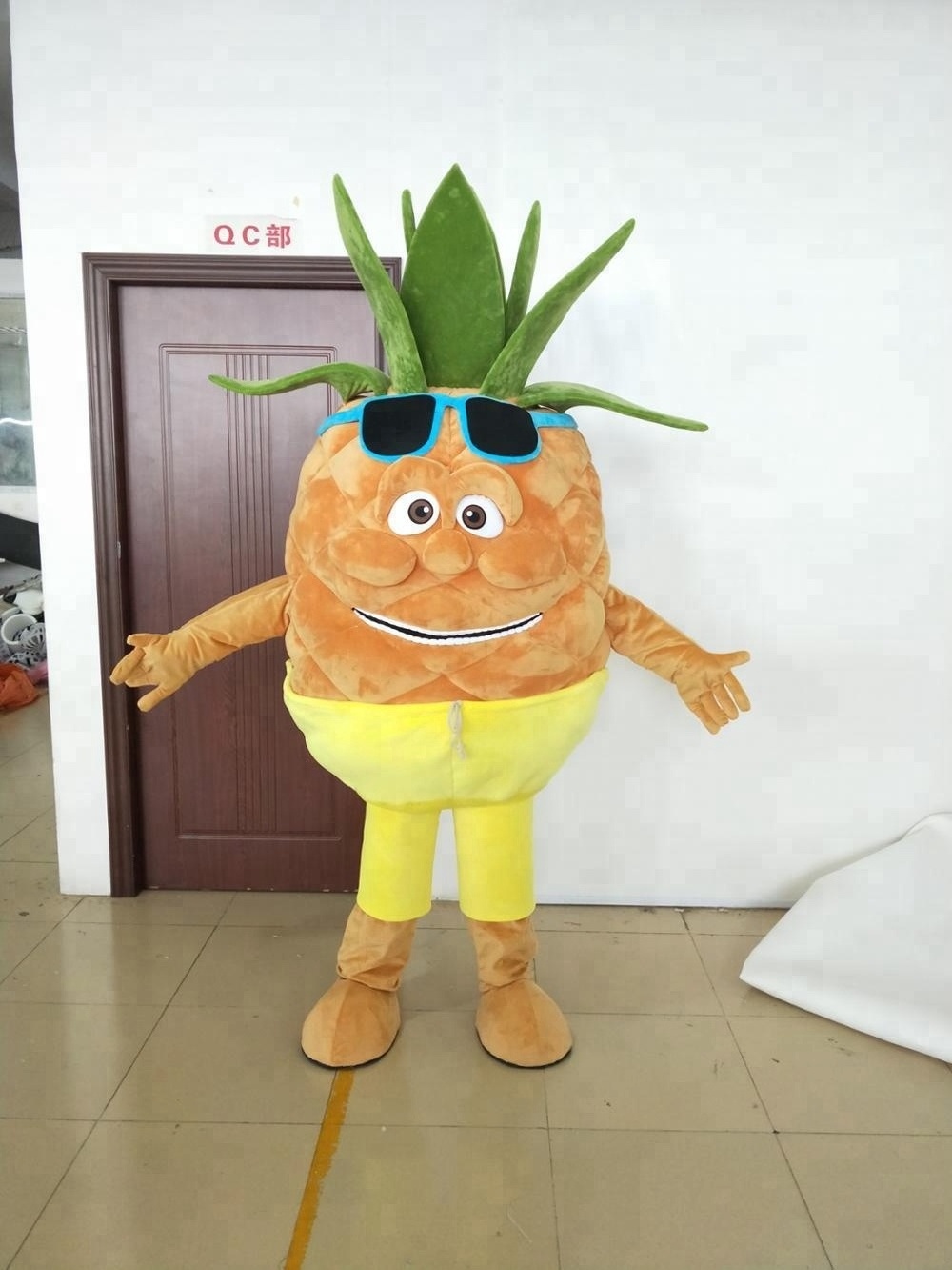 Custom made pineapple mascot costumes adult size ananas mascot design for sale