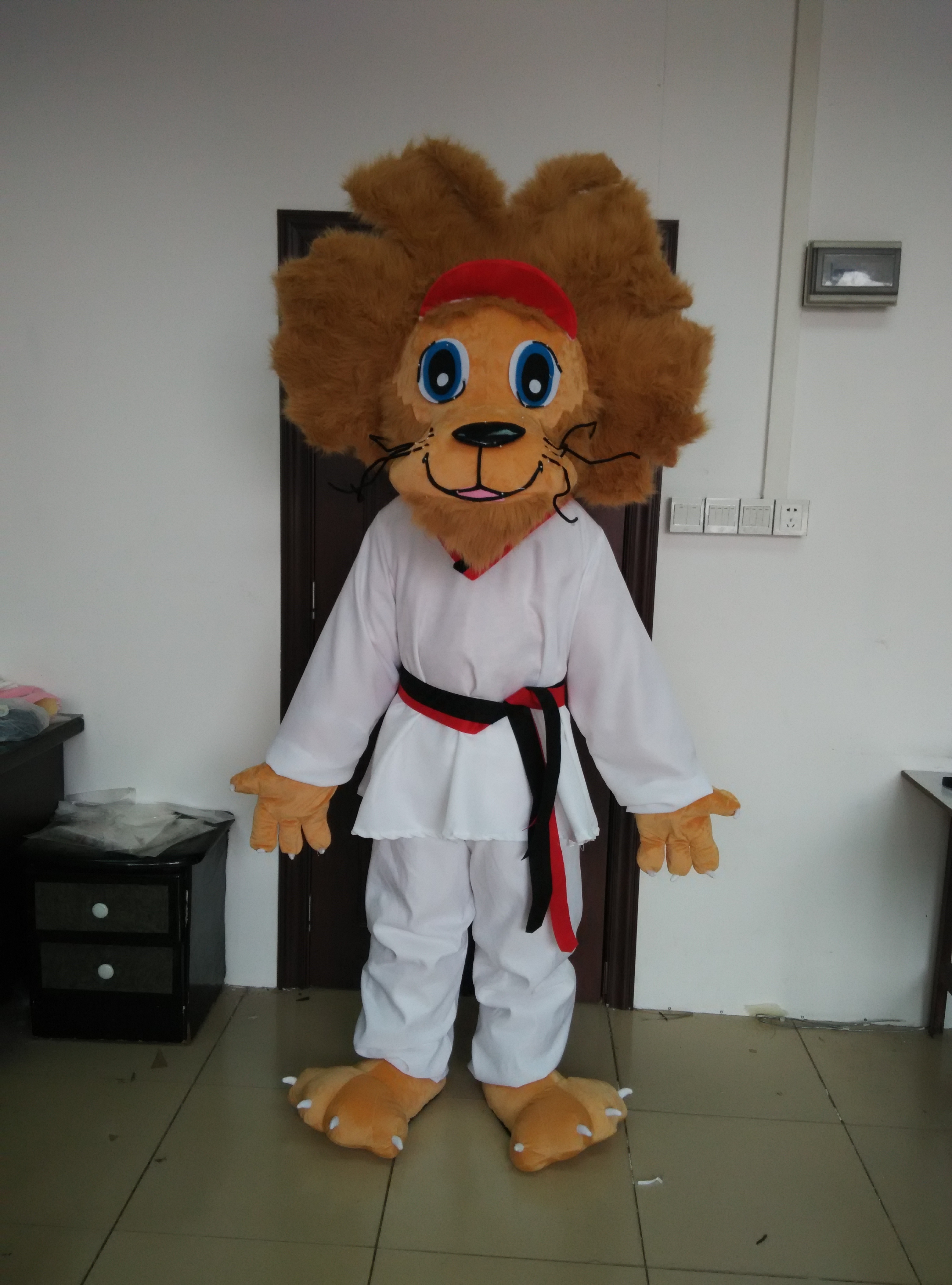 Custom cosplay cartoon mascot costumes adult character fur taekwondo lion mascot costumes for sale