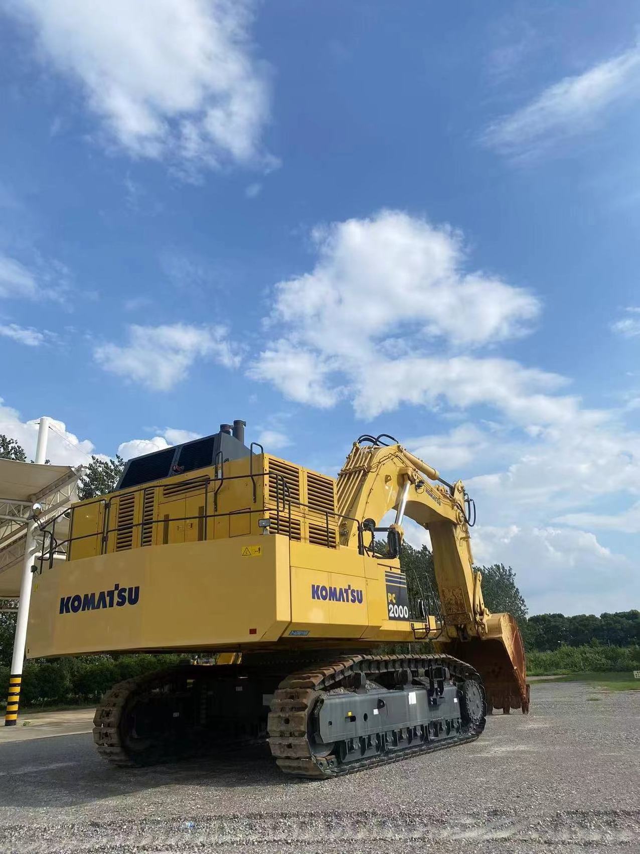 Used Original Large excavator Komatsu pc2000 in good condition, cheap price, in Stock for Sale